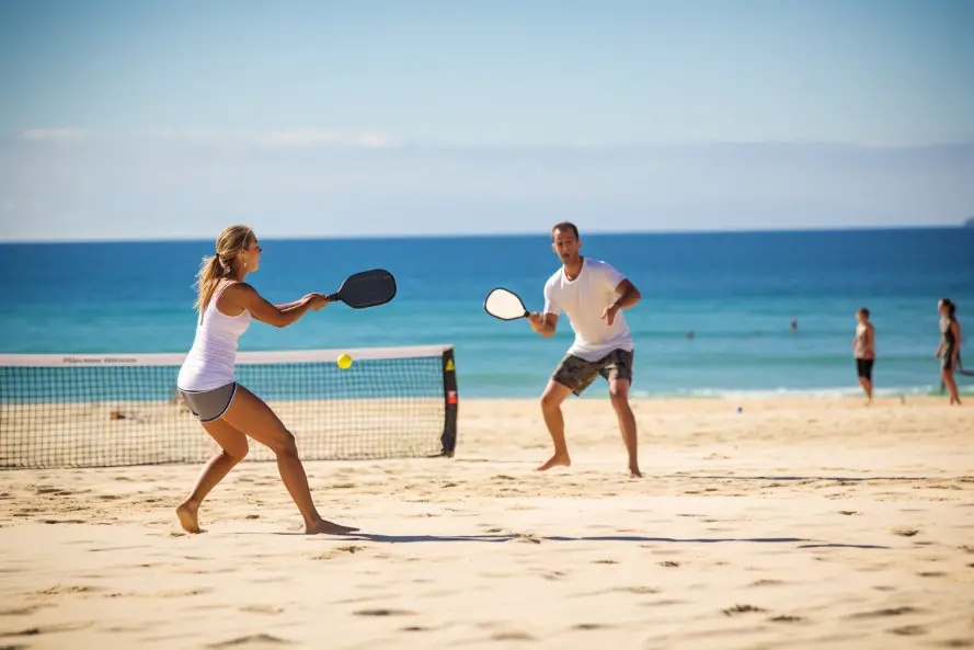 What Is Beach Tennis? A Comprehensive Beginners Guide (2023)